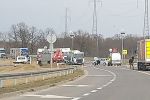 Wypadek na Wschodniej Obwodnicy Wrocławia. Droga była zablokowana, są ranni, Pomoc Drogowa AUTO-HARD