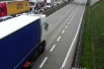 Wypadek busa i ciężarówki na A4 pod Wrocławiem. Korek ma 7 km, traxelektronik.pl