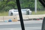 Poważny wypadek na A4. Auto uderzyło w betonowe bariery [ZDJĘCIA], Zdjęcie nadesłane przez czytelnika