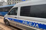 Wrocław: Wypadek na Klecińskiej. Kierowca uderzył w bariery i uciekł, Jakub Jurek/archiwum