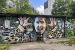 Wrocław: Zachwycający mural. “Chcieliśmy poprawić Filipowi widok z okna”, Jakub Jurek