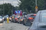 Wrocław: Korek na Pilczyckiej po wypadku koło stadionu, Czytelnik