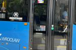 Wrocław: Z tramwajów i autobusów znikają ukraińskie flagi, MPK Wrocław