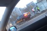 Wypadek we Wrocławiu: BMW wpadło na przystanek tramwajowy, Grupa Suszą! Wrocław i okolice