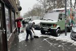 Atak zimy we Wrocławiu. Jest bardzo ślisko, kierowcy stoją w korkach. To nie koniec śniegu!, 