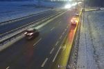 Atak zimy we Wrocławiu. Jest bardzo ślisko, kierowcy stoją w korkach. To nie koniec śniegu!, traxelektronik