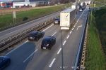 Osobówka zderzyła się z ciężarówką na A4. Korek w stronę Wrocławia, traxelektronik