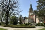 Magiczny park, a w nim piękny pałac. Wiesz, że to we Wrocławiu?, AP