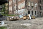 Ale tu bałagan! Wrocławskie podwórka toną w śmieciach. To centrum miasta!, AP