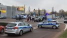 Wrocław: Eksplozja w ukraińskim aucie na parkingu Marino. Ranna kobieta [ZDJĘCIA]