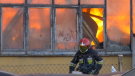 Wrocław: Pożar w hali na Bystrzyckiej. Ewakuowano kilkadziesiąt osób