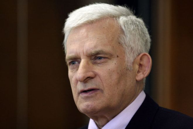 Jerzy Buzek jest obecnie posłem PE