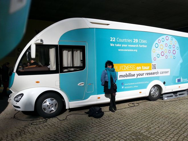 Specjalny interaktywny autobus z Europy dotrze do Wrocławia. W środku będzie można..., źródło: facebook.com/EURAXESS.OnTour
