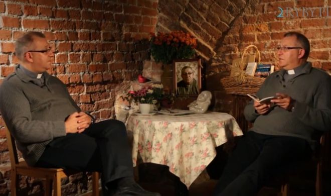 Ksiądz Mirosław Maliński prowadzi rozmowy z... księdzem Mirosławem Malińskim