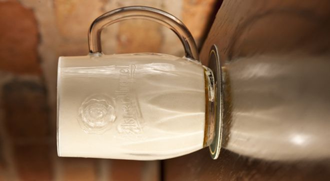 Ciekawe czy piana z  piwa nalanego na sposób mliko jest wystarczająco sztywna ? 