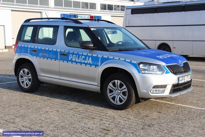 Policjanci wyjeżdżają na dolnośląskie drogi w nowych radiowozach, mat. dolnośląskiej policji