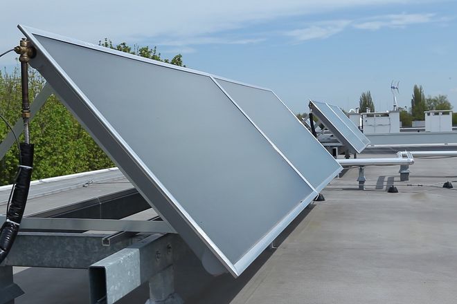 Panel solarny na dachu