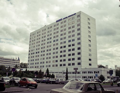Nowy hotel na Powstańców Śląskich, abe