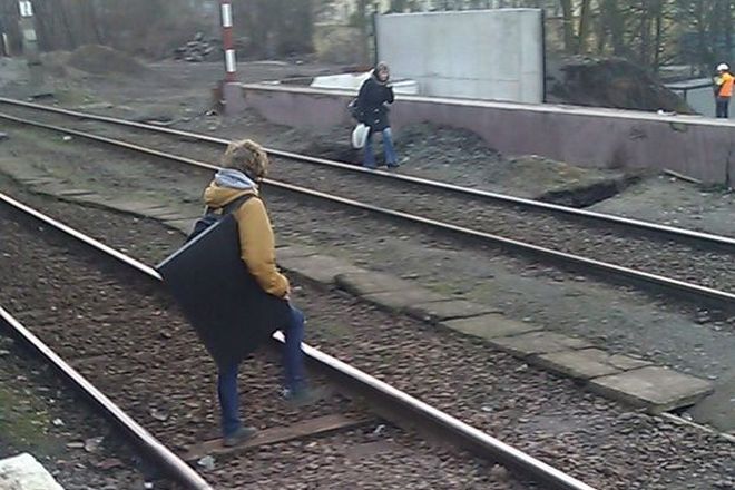 Mężczyzna wpadł pod pociąg w centrum Wrocławia. Amputowano mu obie nogi, archiwum
