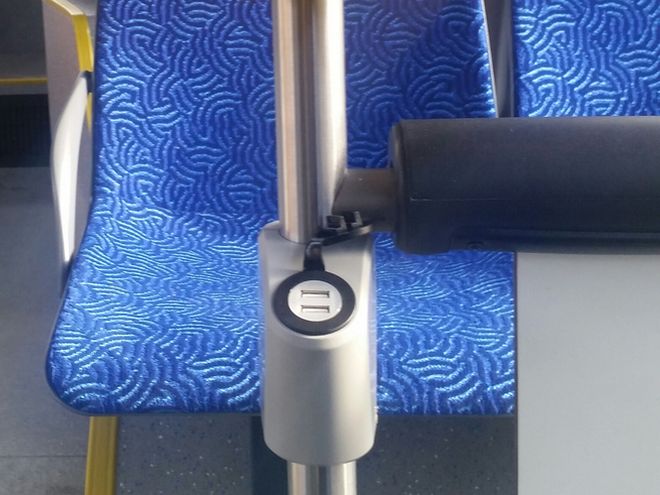 W autobusach solaris, jeżdzących po Wrocławiu, można naładować telefon