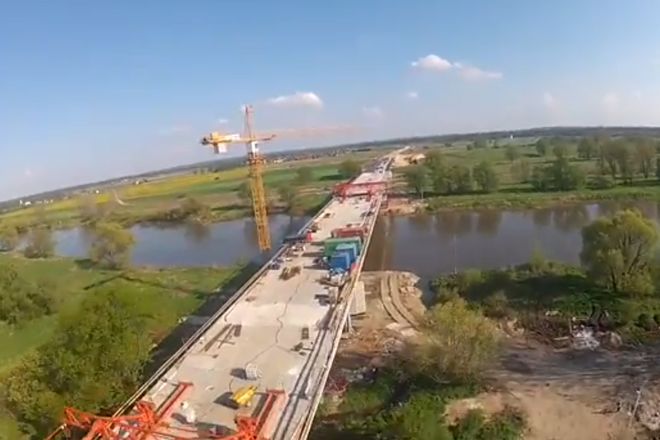 Kolejny nowy most pod Wrocławiem spiął oba brzegi Odry, przeprawą pojedziemy już za... [VIDEO], mat. YouTube