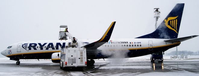 Jedna z maszyn linii Ryanair na wrocławskim lotnisku