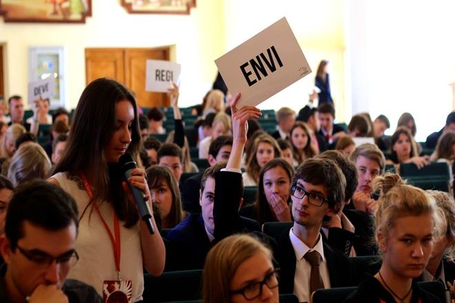 Wrocław: symulacja obrad Parlamentu Europejskiego i wybory młodych delegatów do Europy, mat. prasowe