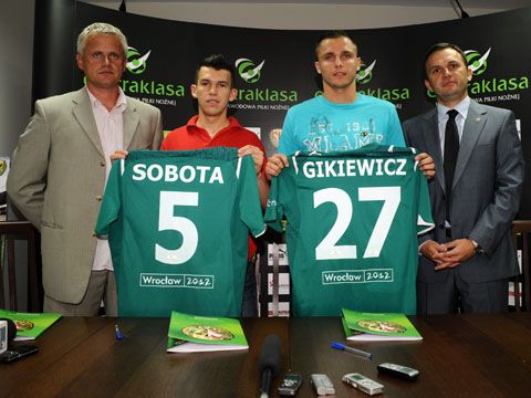 Łukasz Gikiewicz w przyszłym sezonie jednak nie zagra w zespole trenera Ryszarda Tarasieiwcza.