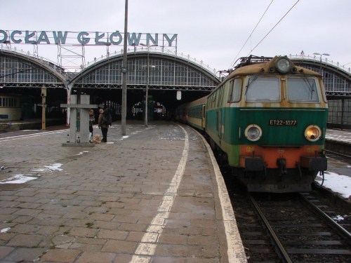 Pociągiem do Warszawy pojedziemy dwa razy szybciej?, 0