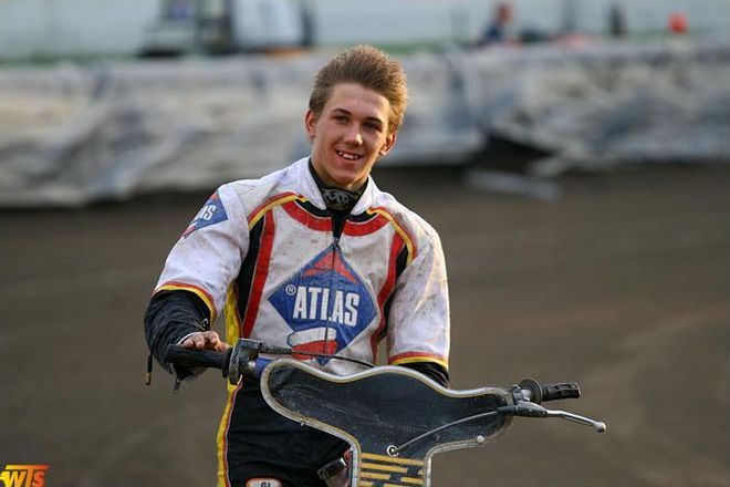 Maciej Janowski zdobył tytuł Indywidualnego Mistrza Świata Juniorów 2011, janowskiracing.com