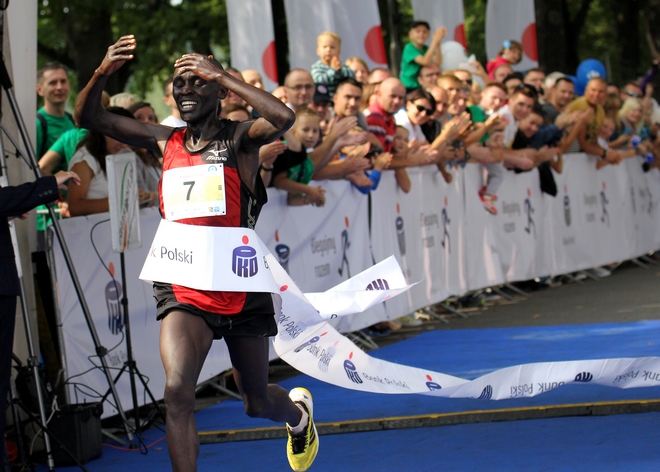 Kipkorir Felix Kangogo - zwycięzca 32. Wrocław Maratonu