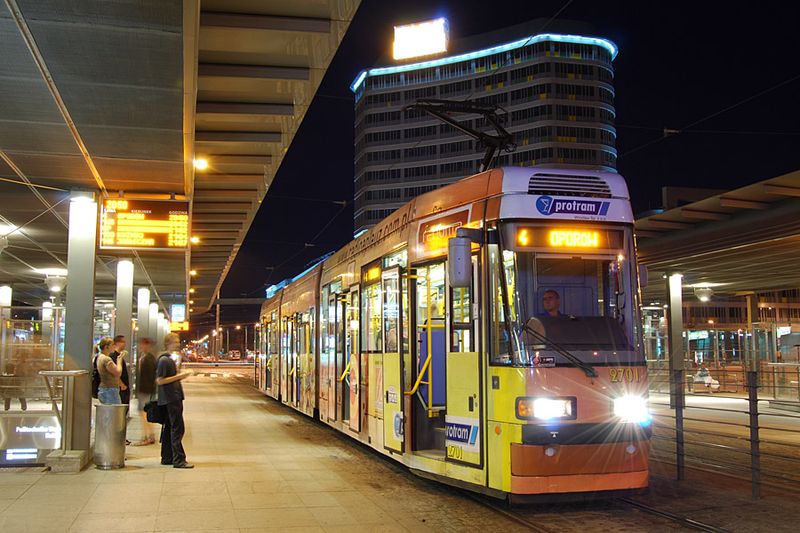 W autobusach i tramwajach pojawią się wyświetlacze, kamery i bramki, mn