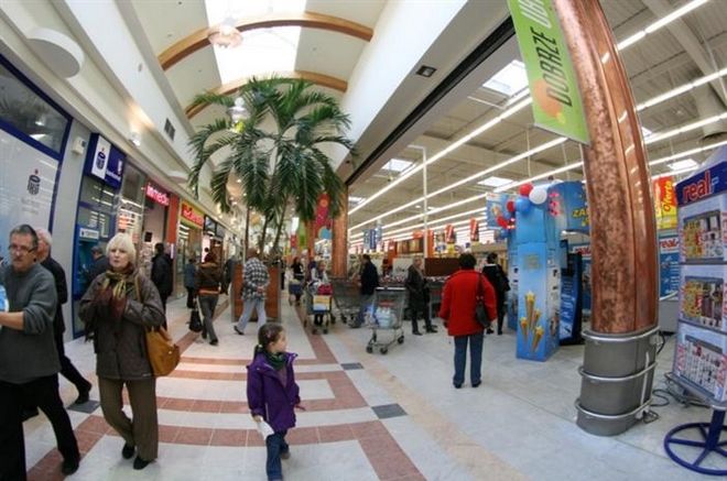 W przyszłym roku w mieście pojawi się nowy Auchan. Koniec Realu w Koronie, centrum-korona.pl