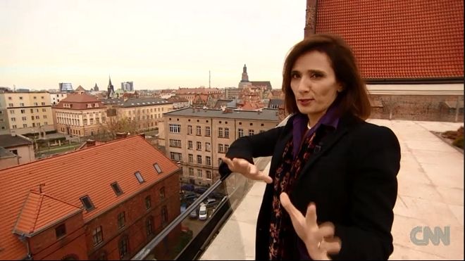 Reporterka CNN odwiedziła z kamerą Wrocław. Po mieście oprowadzali ją miłośnicy fotografii, CNN
