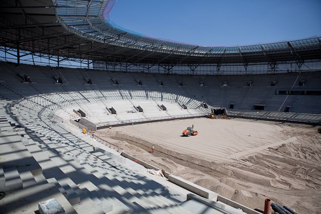 Jeszcze w tym tygodniu zakończy się budowa dachu stadionu przy Śląskiej, abe
