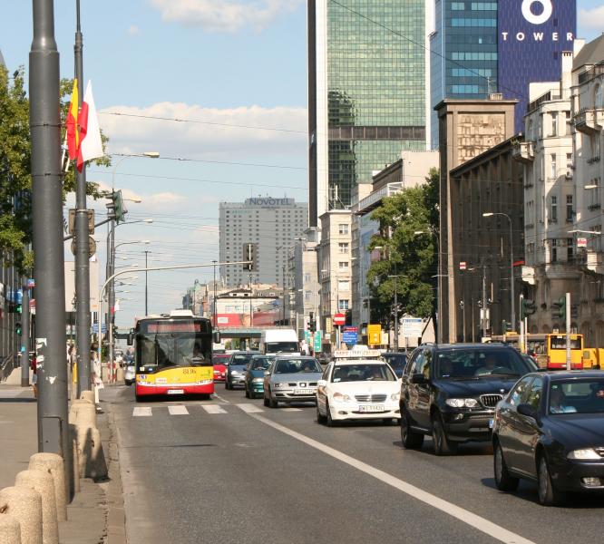 Urzędnicy chcą jeden z pasów na Jana III Sobieskiego oddać autobusom, UM Warszawa