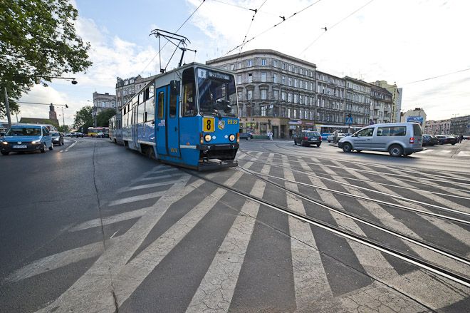 Po co we Wrocławiu celowo ograniczać prędkość tramwajów na mostach i pod wiaduktami? [LIST], archiwum