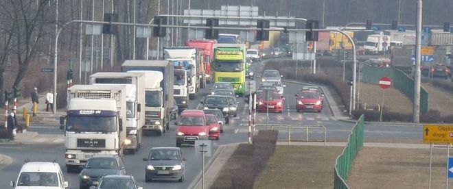 Chodzi o to, żeby te ciężarówki, które nie muszą - nie jeździły po wrocławskich ulicach