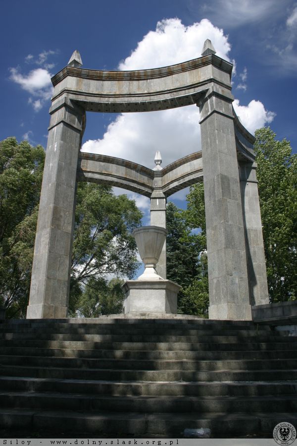 Odkrywamy Wrocław: Cmentarz Oficerów Radzieckich, Wratislaviae Amici (Siloy)