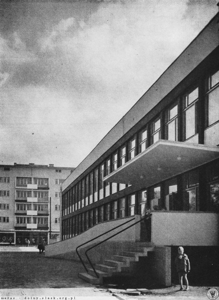 Odkrywamy Wrocław: Szkoła podstawowa nr 71 przy Podwalu	, Wratislaviae Amici
