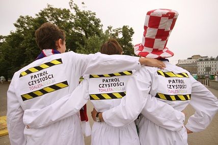 Kończy się walka o poprawę standardu toalet na Euro 2012 , http://toaleta2012.pl