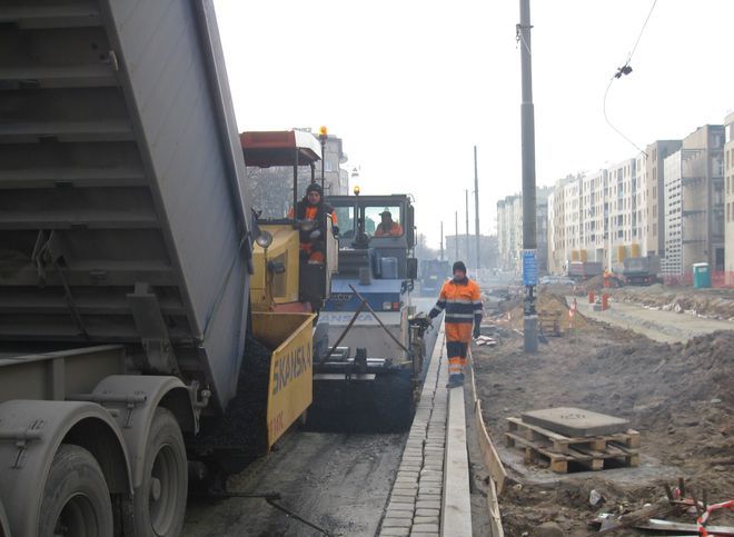 Na przebudowywanym odcinku ulicy Pułaskiego prace idą w szybkim tempie, WI