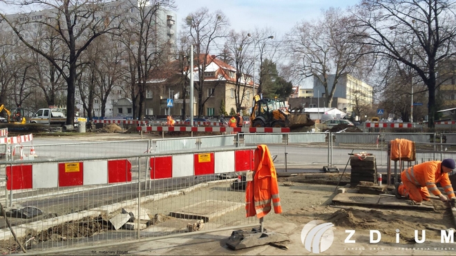 Trwa budowa nowej sygnalizacji świetlnej na ulicy Powstańców Śląskich