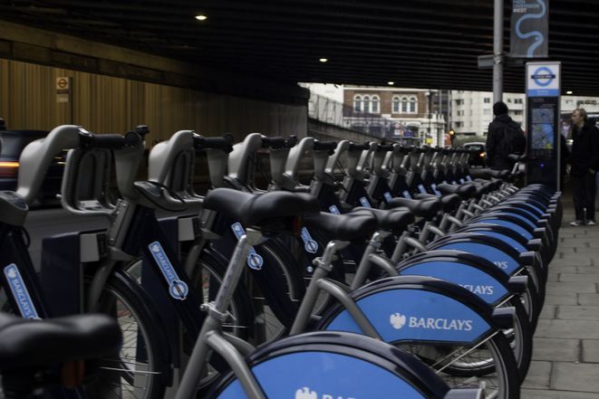 Wypożyczalnia rowerów miejskich w Londynie 