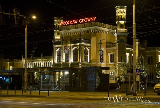 Dworzec Wrocław Główny nocą