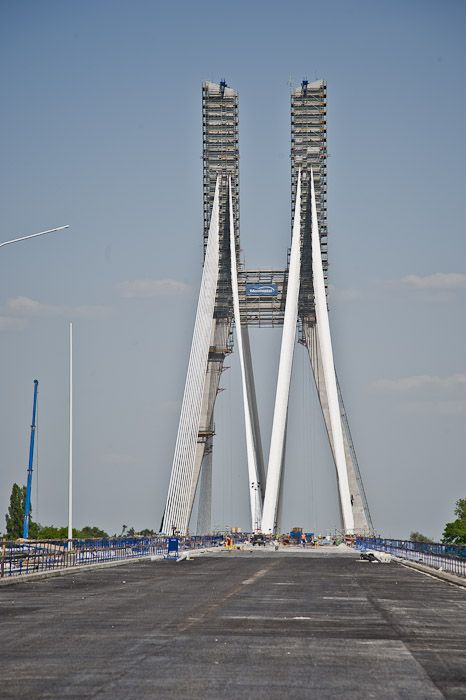 Prezydent Bronisław Komorowski dogląda budowy mostu, Norbert Bohdziul <A href='http://www.saronphoto.com/'' target=_blank> www.saronphoto.com </A>