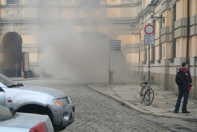 Pożar samochodu w pobliżu Uniwersytetu Wrocławskiego, SK