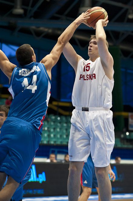 Mistrzostwa Europy U18 w koszykówce - Polska vs Serbia, Norbert Bohdziul <A href='http://www.saronphoto.com/'' target=_blank> www.saronphoto.com </A>