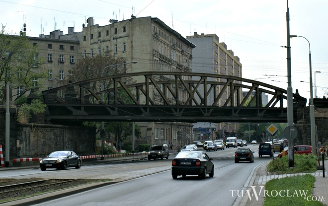 Kolejarze modernizują wiadukty w całym mieście. Jeszcze w maju wezmą się za ten na Legnickiej, archiwum