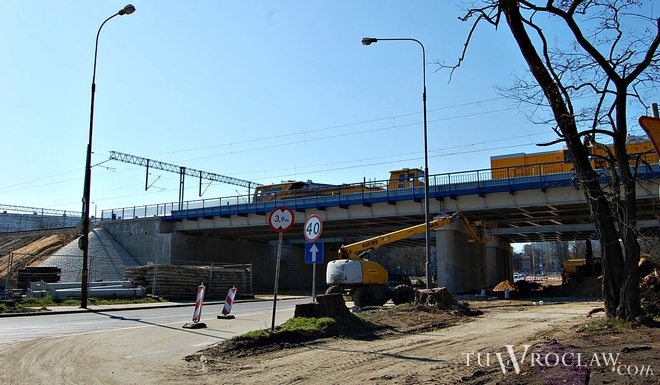 Od dłuższego czasu trwa przebudowa wiaduktu nad ulicą Starogroblową